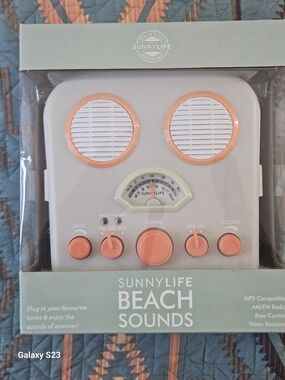 Sunnylife Retro Portable Speaker in White and Peach